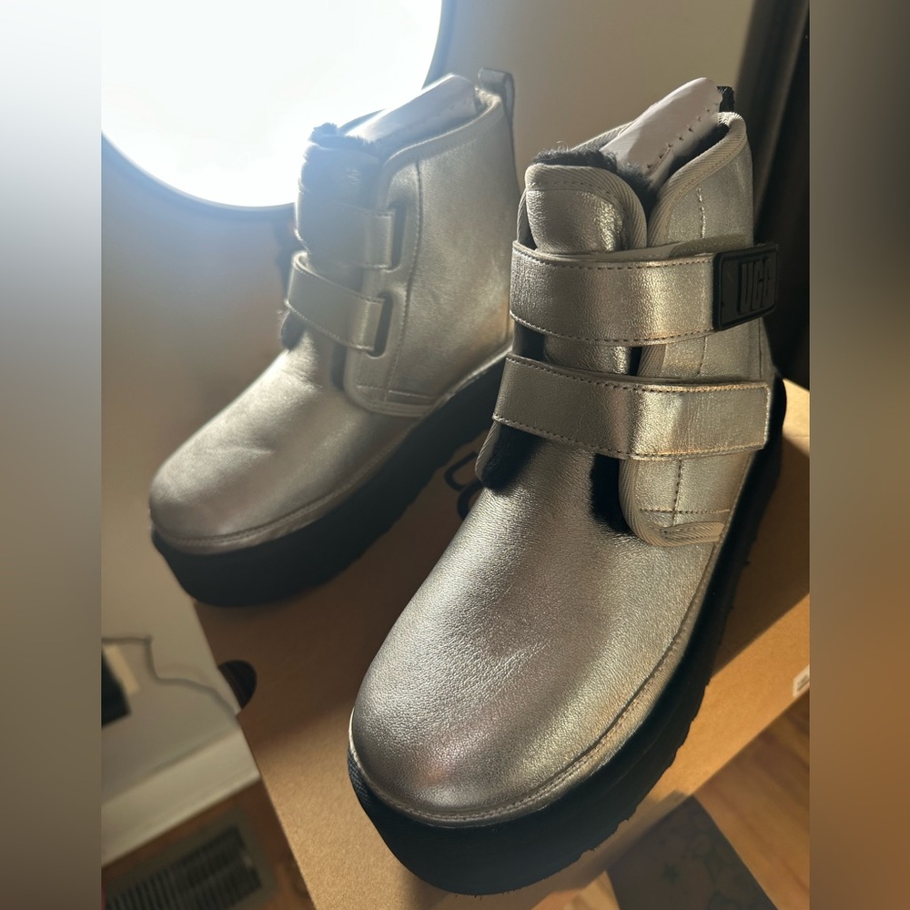 Ugg- K Neumel Platform Leather